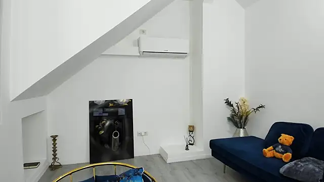 Ranya Evy online show from September 2025 06:20:01 PM