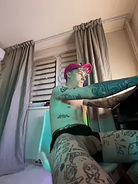 Snapshot of davesinner chatting on February 2026 04:54:01 PM davesinner online show from February 2026 04:54:01 PM