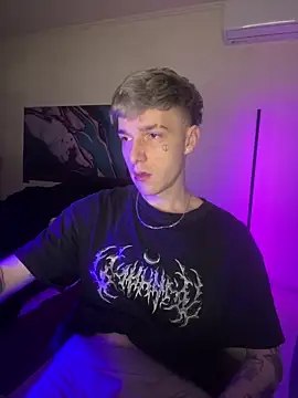 Snapshot of davesinner chatting on February 2026 12:28:01 AM davesinner online show from February 2026 12:28:01 AM