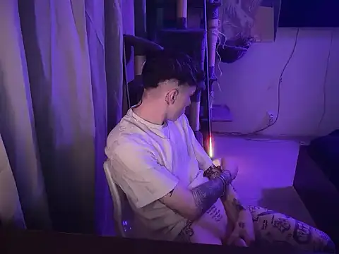 Snapshot of davesinner chatting on March 2026 07:20:02 PM davesinner online show from March 2026 07:20:02 PM