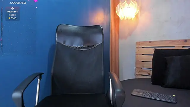 Daiisy kiss online show from September 2025 07:24:02 PM