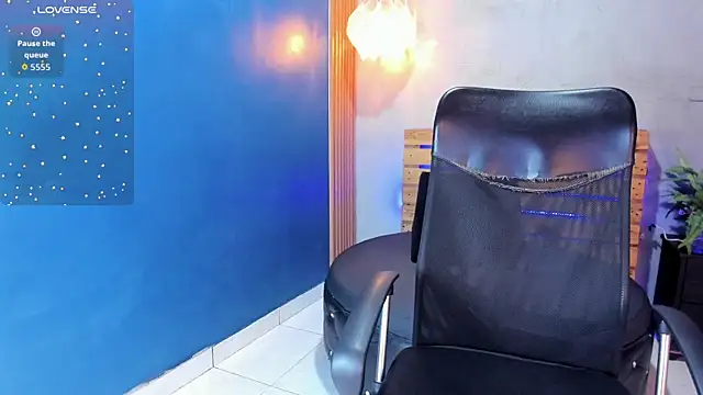 Daiisy kiss online show from October 2025 07:00:01 PM