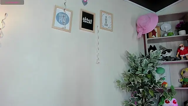 Lana Dreams  online show from September 2025 01:18:01 AM