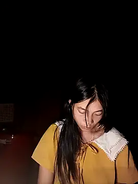 EmLy02 online show from October 2025 01:30:01 PM