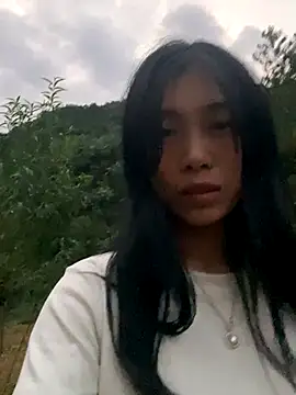 EmLy02 online show from October 2025 10:59:01 AM