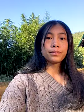 EmLy02 online show from November 2025 12:24:01 AM