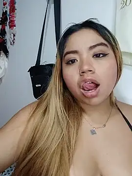 Snapshot of Emily__Hott chatting on May 2026 05:47:01 AM Emily Hott online show from May 2026 05:47:01 AM