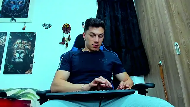 javiersexymann online show from March 2025 03:29:01 AM