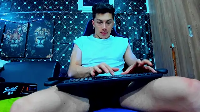 javiersexymann online show from September 2025 01:49:01 AM