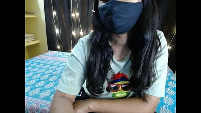 Snapshot of Vanya_7 chatting on November 2025 09:13:02 PM Vanya 7 online show from November 2025 09:13:02 PM