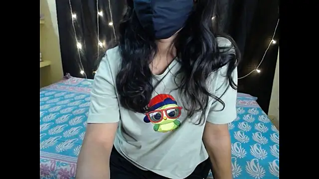 Snapshot of Vanya_7 chatting on November 2025 05:11:01 PM Vanya 7 online show from November 2025 05:11:01 PM