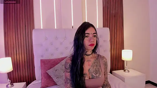 ViolettaAlemida online show from September 2025 12:17:02 PM