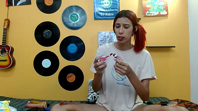 skinnyverus18 online show from October 2025 07:01:02 PM