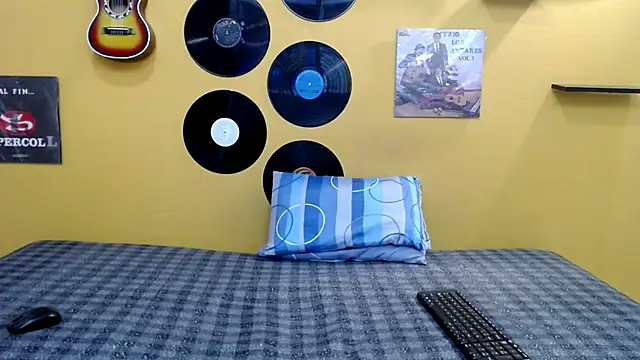 skinnyverus18 online show from February 2026 07:28:02 PM