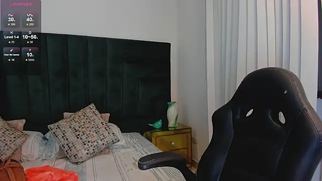 SaraWagner  online show from October 2025 12:44:01 AM