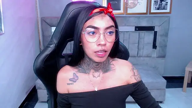 Snapshot of Ashley_Blum_v chatting on September 2025 07:37:02 PM Ashley Blum v online show from September 2025 07:37:02 PM