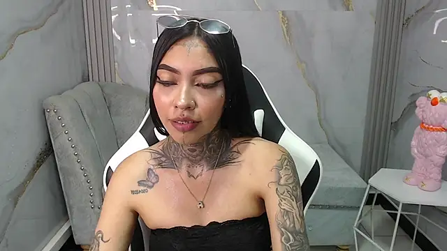 Snapshot of Ashley_Blum_v chatting on October 2025 08:05:02 PM Ashley Blum v online show from October 2025 08:05:02 PM