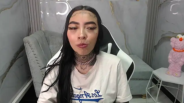 Snapshot of Ashley_Blum_v chatting on October 2025 08:17:02 PM Ashley Blum v online show from October 2025 08:17:02 PM