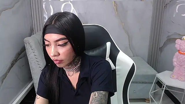 Snapshot of Ashley_Blum_v chatting on October 2025 08:07:02 PM Ashley Blum v online show from October 2025 08:07:02 PM