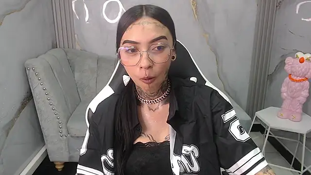 Snapshot of Ashley_Blum_v chatting on October 2025 08:00:02 PM Ashley Blum v online show from October 2025 08:00:02 PM