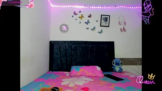 Snapshot of emmie_bunny chatting on July 2026 09:54:01 PM emmie bunny online show from July 2026 09:54:01 PM