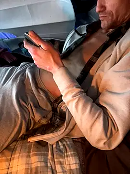 Snapshot of handyman7766 chatting on November 2025 09:00:02 PM handyman7766 online show from November 2025 09:00:02 PM