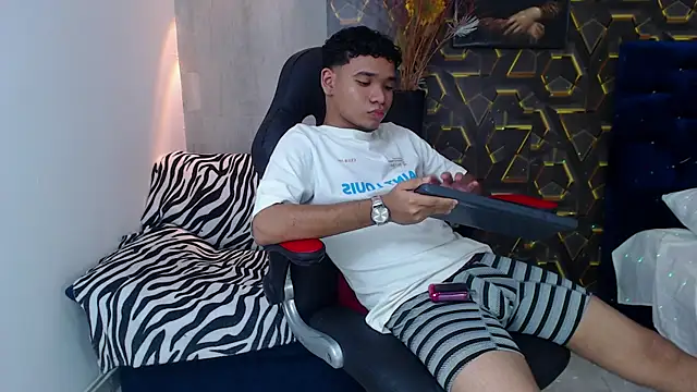lord jamess  online show from October 2025 08:42:01 PM