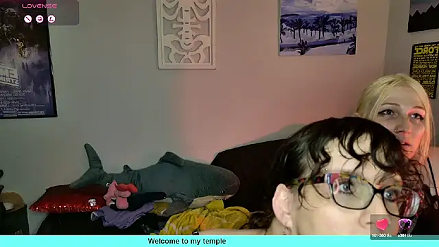 Snapshot of AthenaAphrodisia chatting on September 2025 10:21:01 PM AthenaAphrodisia online show from September 2025 10:21:01 PM