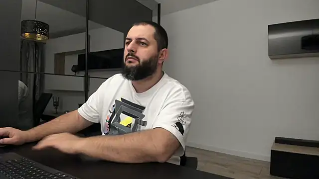 Snapshot of DravenPeak chatting on September 2025 03:16:02 AM DravenPeak online show from September 2025 03:16:02 AM