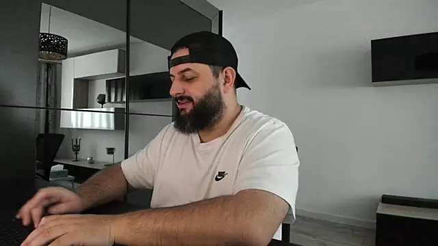 Snapshot of DravenPeak chatting on October 2025 11:41:02 AM DravenPeak online show from October 2025 11:41:02 AM