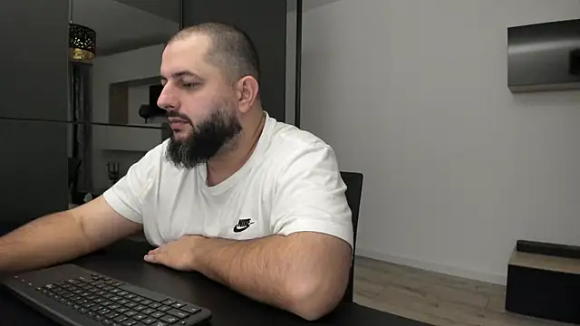 Snapshot of DravenPeak chatting on October 2025 07:57:02 PM DravenPeak online show from October 2025 07:57:02 PM