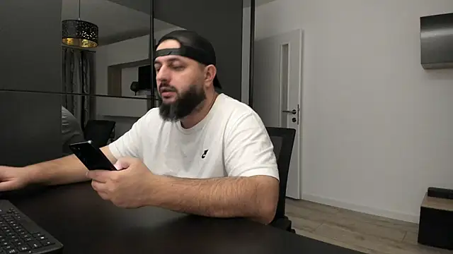 Snapshot of DravenPeak chatting on October 2025 04:46:01 PM DravenPeak online show from October 2025 04:46:01 PM