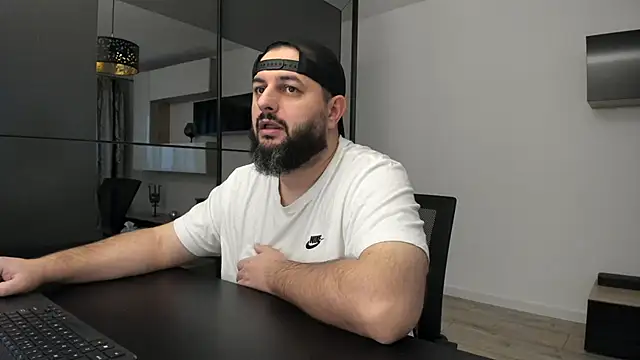 Snapshot of DravenPeak chatting on November 2025 05:10:02 AM DravenPeak online show from November 2025 05:10:02 AM