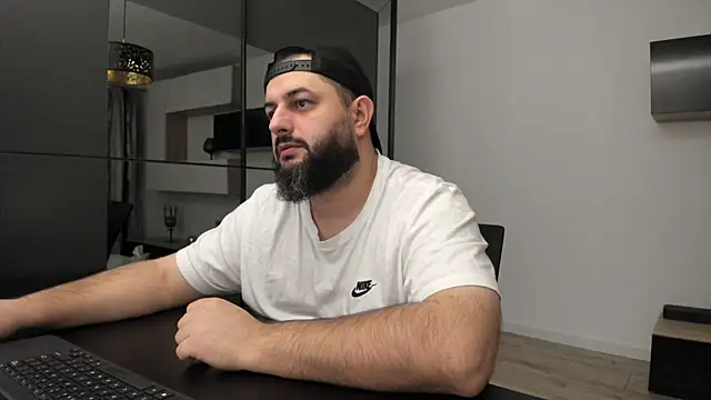 Snapshot of DravenPeak chatting on November 2025 05:15:01 PM DravenPeak online show from November 2025 05:15:01 PM