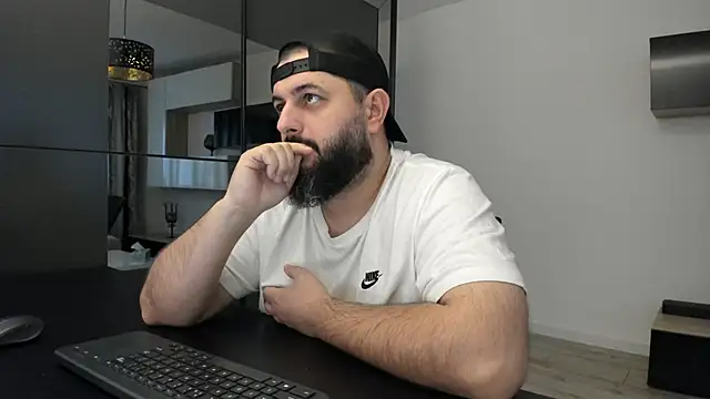 Snapshot of DravenPeak chatting on November 2025 05:20:02 AM DravenPeak online show from November 2025 05:20:02 AM