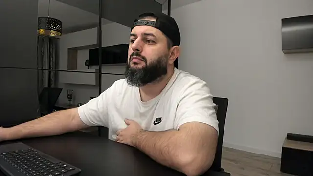 Snapshot of DravenPeak chatting on November 2025 04:12:02 AM DravenPeak online show from November 2025 04:12:02 AM