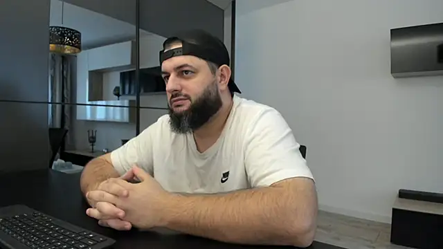 Snapshot of DravenPeak chatting on November 2025 12:16:01 PM DravenPeak online show from November 2025 12:16:01 PM