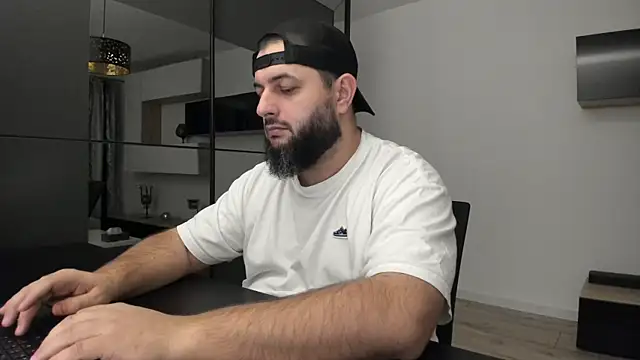 Snapshot of DravenPeak chatting on November 2025 01:59:02 AM DravenPeak online show from November 2025 01:59:02 AM