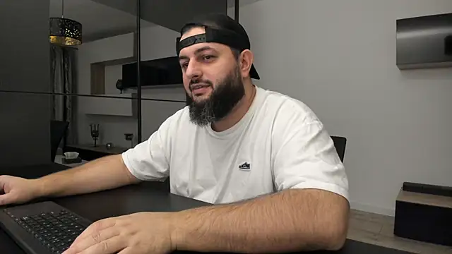 Snapshot of DravenPeak chatting on November 2025 03:23:01 PM DravenPeak online show from November 2025 03:23:01 PM