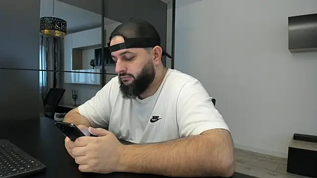 Snapshot of DravenPeak chatting on November 2025 12:05:02 PM DravenPeak online show from November 2025 12:05:02 PM