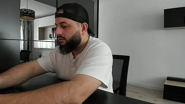 Snapshot of DravenPeak chatting on November 2025 09:19:02 AM DravenPeak online show from November 2025 09:19:02 AM