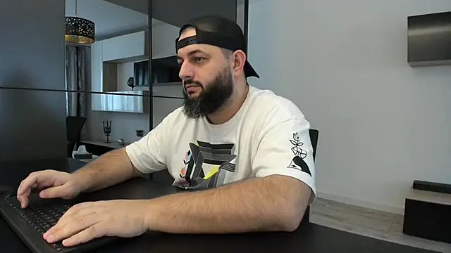 Snapshot of DravenPeak chatting on November 2025 11:54:02 AM DravenPeak online show from November 2025 11:54:02 AM