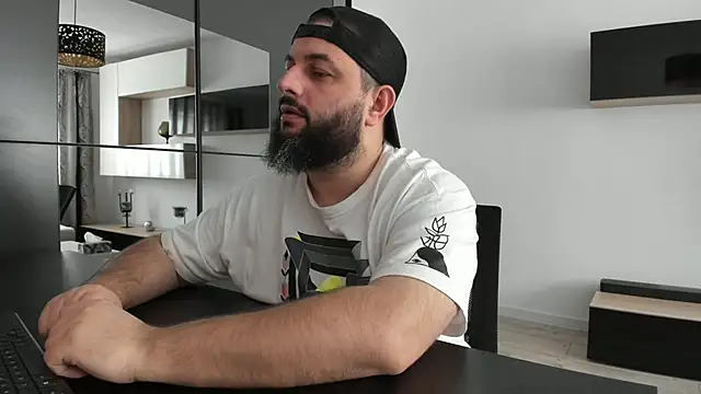 Snapshot of DravenPeak chatting on December 2025 11:52:02 AM DravenPeak online show from December 2025 11:52:02 AM