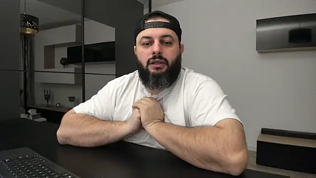 Snapshot of DravenPeak chatting on December 2025 07:53:02 PM DravenPeak online show from December 2025 07:53:02 PM