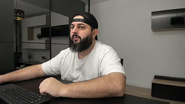 Snapshot of DravenPeak chatting on December 2025 06:34:02 PM DravenPeak online show from December 2025 06:34:02 PM