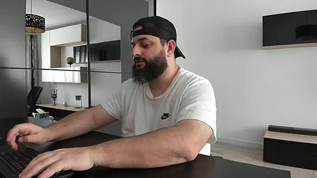 Snapshot of DravenPeak chatting on December 2025 12:23:02 PM DravenPeak online show from December 2025 12:23:02 PM