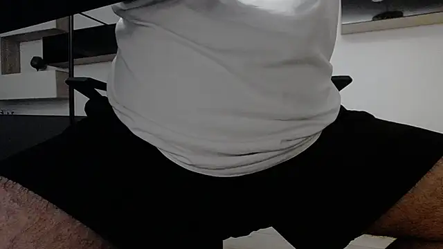 Snapshot of DravenPeak chatting on December 2025 12:51:01 AM DravenPeak online show from December 2025 12:51:01 AM