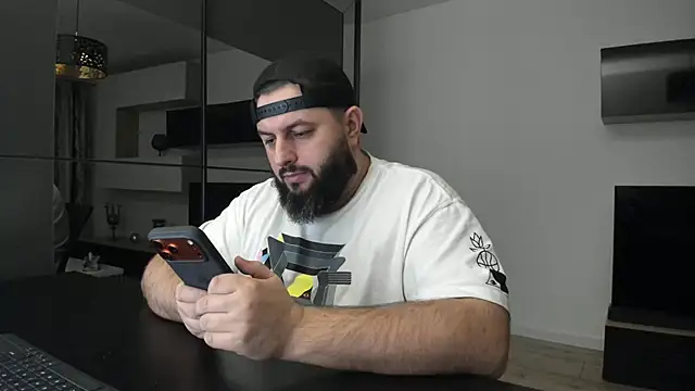 Snapshot of DravenPeak chatting on January 2026 09:20:02 PM DravenPeak online show from January 2026 09:20:02 PM