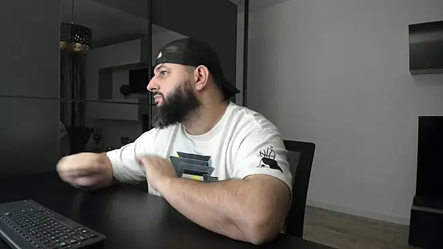 Snapshot of DravenPeak chatting on January 2026 08:45:01 PM DravenPeak online show from January 2026 08:45:01 PM