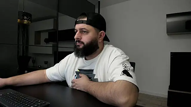 Snapshot of DravenPeak chatting on January 2026 09:02:02 PM DravenPeak online show from January 2026 09:02:02 PM